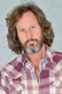 David Steen interpreta Mr. Stonesipher