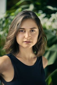 Isabella Nefar interpreta Nur