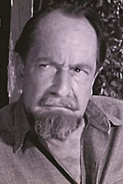 Dayton Lummis interpreta Symmachus (uncredited)