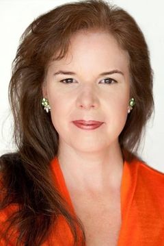 Lisa Bronwyn Moore interpreta Noah's Wife