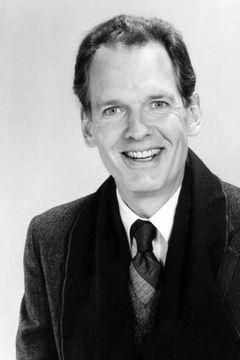 Nicholas Pryor interpreta Eddie