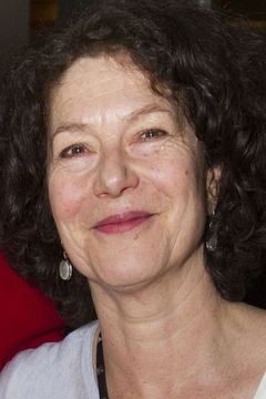 Louise Gold interpreta Ensemble Performer