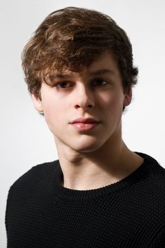 Andrew Matthew Welch interpreta Young Ben