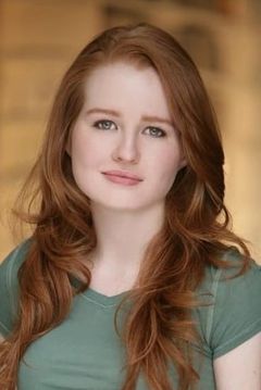 Madison Eginton interpreta Helena Harford