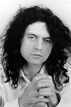 Tommy Wiseau interpreta Henry