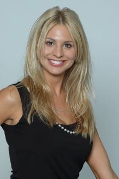 Jenifer Rebecca Foster interpreta Sorority Girl