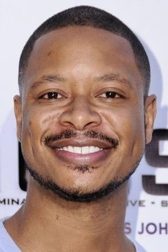 Arjay Smith interpreta Max Lewicki