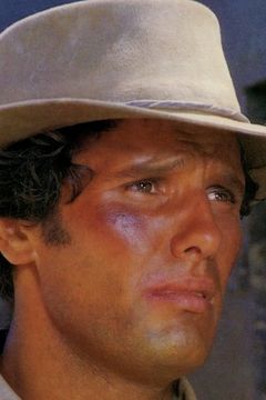 Ray Saunders interpreta Jack Donavan