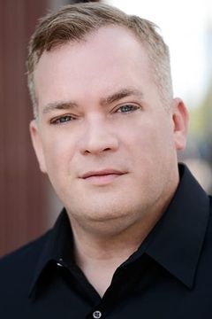 Shawn Fitzgibbon interpreta Other Cop
