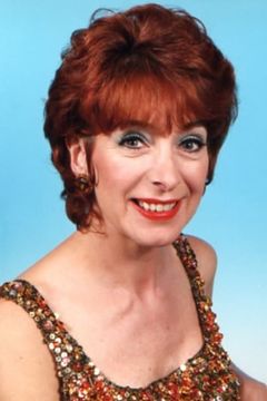 Julia Deakin interpreta Yvonne's Mum