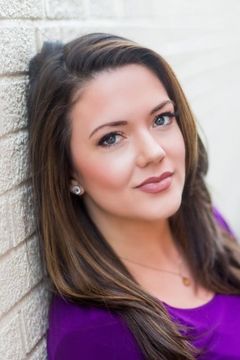 Paige MacLean interpreta Lisa Murphy