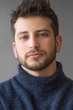 David Kaye interpreta Chris