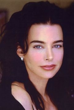 Jennifer Rubin interpreta Taryn White
