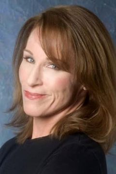 Deanna Marks interpreta Player's Wife (uncredited)