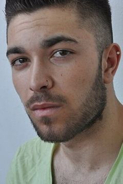Pablo Paredes interpreta Junkyard Boy #2