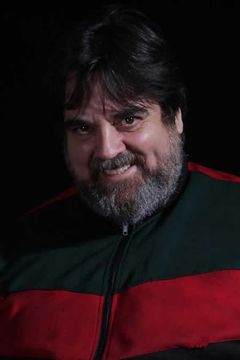 Carlos Portaluppi interpreta Juez