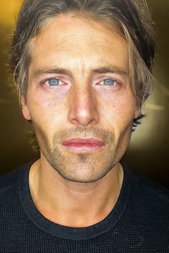 Mike Markoff interpreta Craig