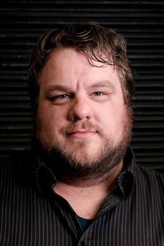 Daniel Williston interpreta Big Man