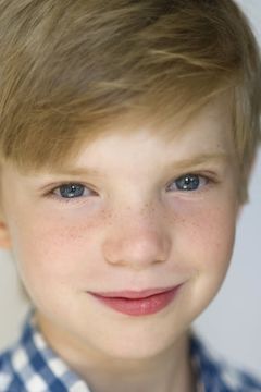 Logan Creran interpreta Luke Noble