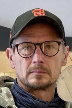 Volkhart Buff interpreta Kush