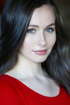 Brett Hargrave interpreta Charlotte Sampson