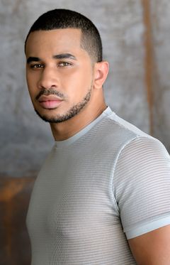 Demetrius Joyette interpreta Bobby Jackson