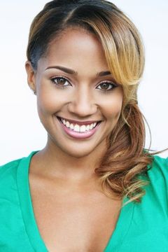 Tanisha Lynn interpreta Becca