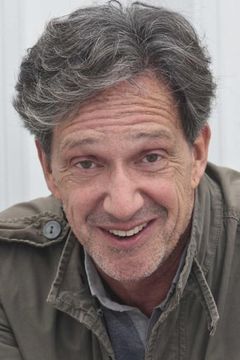 Vicente Ayala interpreta Ernesto