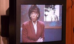 Cassandra Lawton interpreta Newscaster