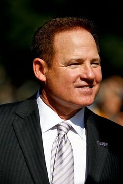 Les Miles interpreta Oklahoma Scout #1