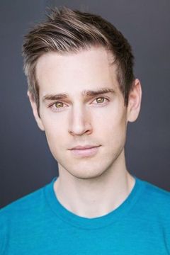 Nicolas James Wilson interpreta Young Steven