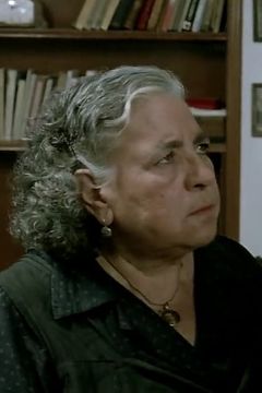 Linda Moretti interpreta Vecchina sorda