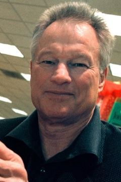 Jim Bouton interpreta Terry Lennox