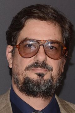 Roman Coppola interpreta Senate Guard (uncredited)