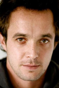 Antoine Oppenheim interpreta Nicholas