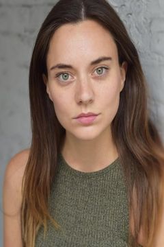 Ellie Goffe interpreta Nurse