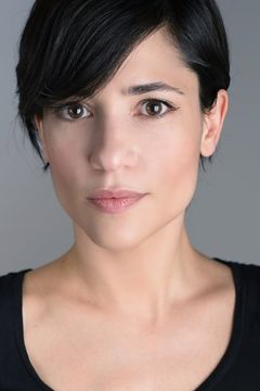 Noelia Castaño interpreta Policewoman