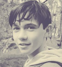Aidan Liam Smith interpreta Young Edward