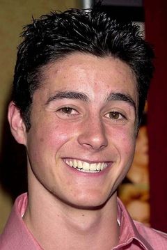 Eli Marienthal interpreta Matt Stifler