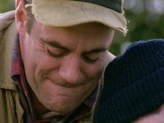 Joe Savino interpreta Eddie