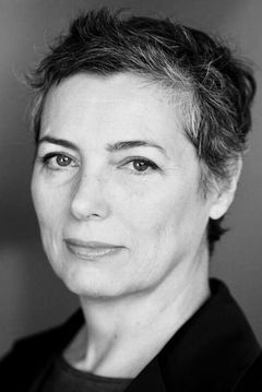 Marina Saura interpreta Banquière (voice)
