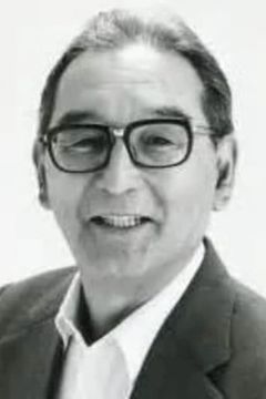 Kōhei Miyauchi interpreta Kame Sen'nin (voice)