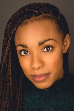 Jasmine Batchelor interpreta Tonie Churlish