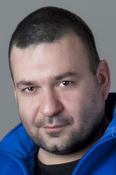 Vilen Babichev interpreta Leader of the thugs