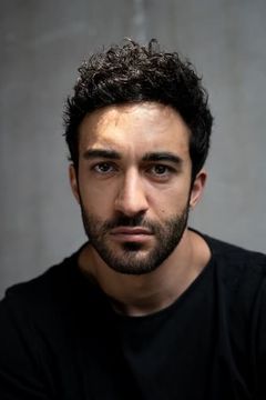Eidin Jalali interpreta Rahim Amir