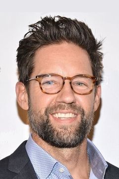 Todd Grinnell interpreta Hughie Hogg