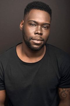 Donald Paul interpreta Agent Mann