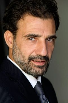 Frank Messina interpreta Agente DEA Tripodi