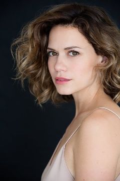 Bethany Joy Lenz interpreta Lucy Collins