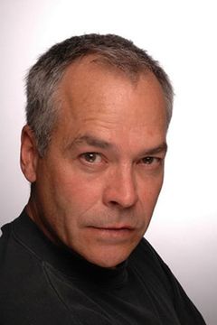 Mark Tankersley interpreta Barnes